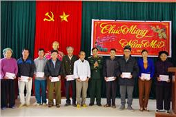Thiếu tướng Lê Anh Tuấn chúc tết tại huyện Hà Quảng, Cao Bằng